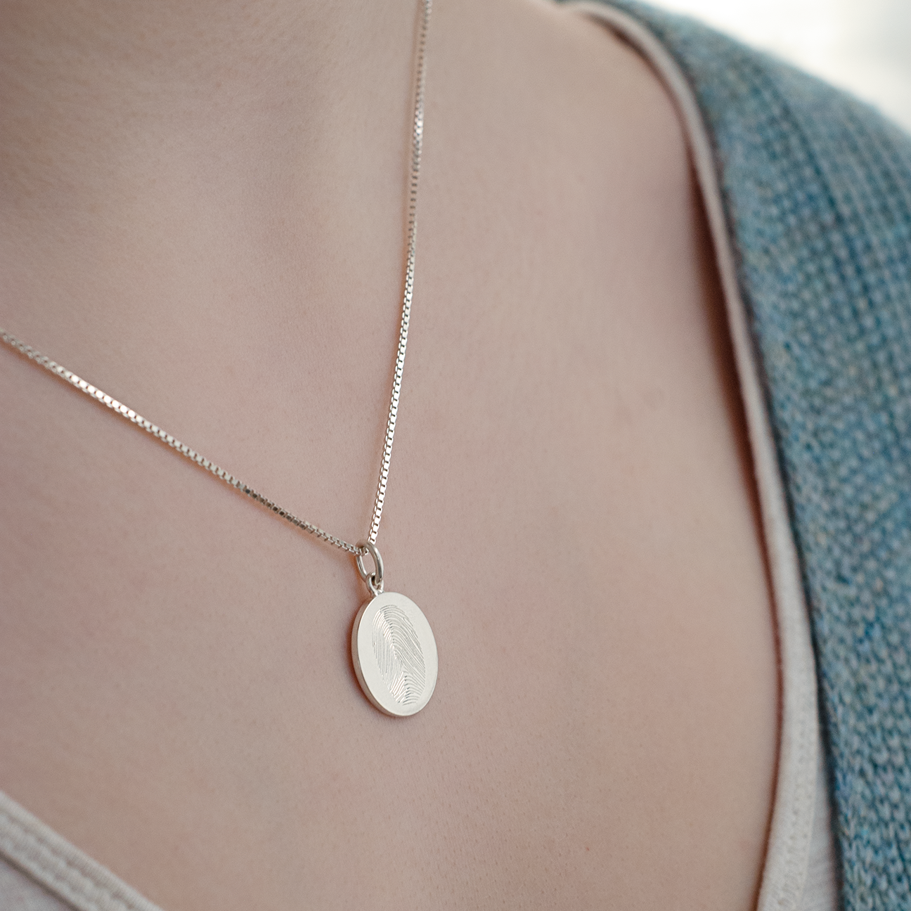 Silver Single Fingerprint Pendant | Box Link Chain